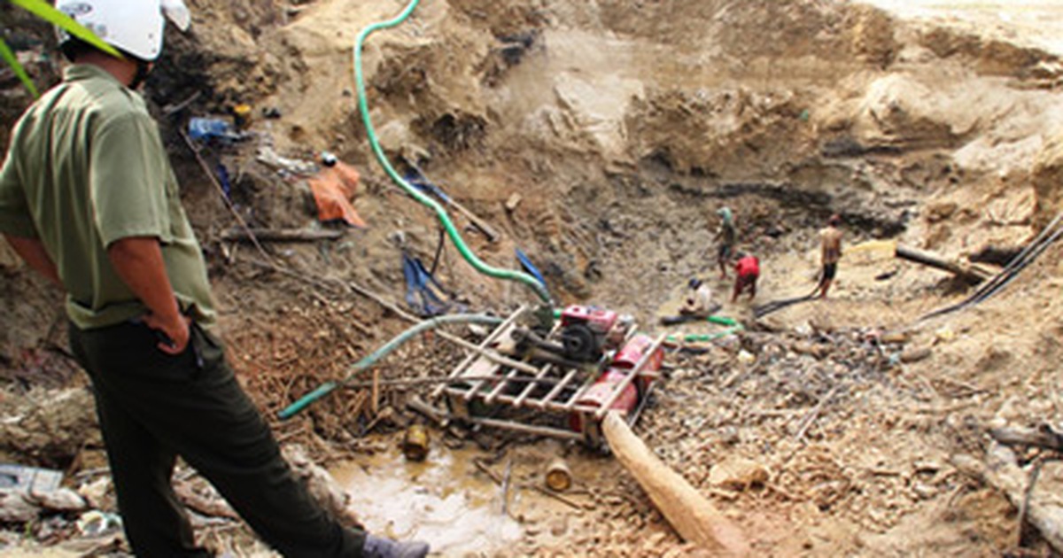 Xử phạt hai cá nhân khai thác vàng trái phép