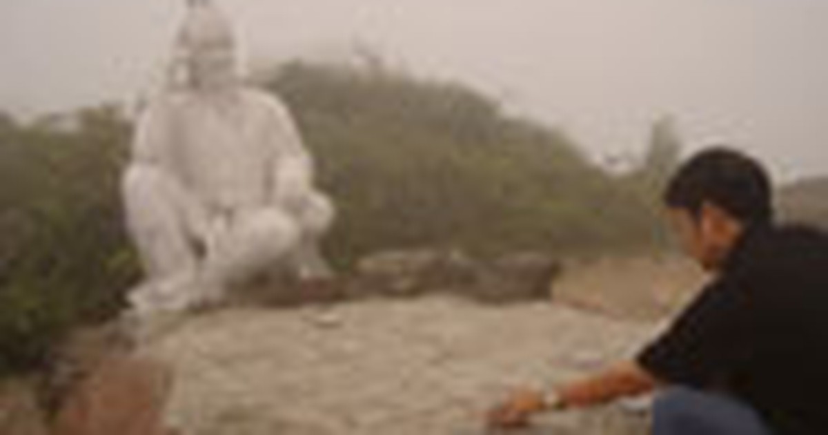 Chơi cờ trong sương trắng Sơn Trà