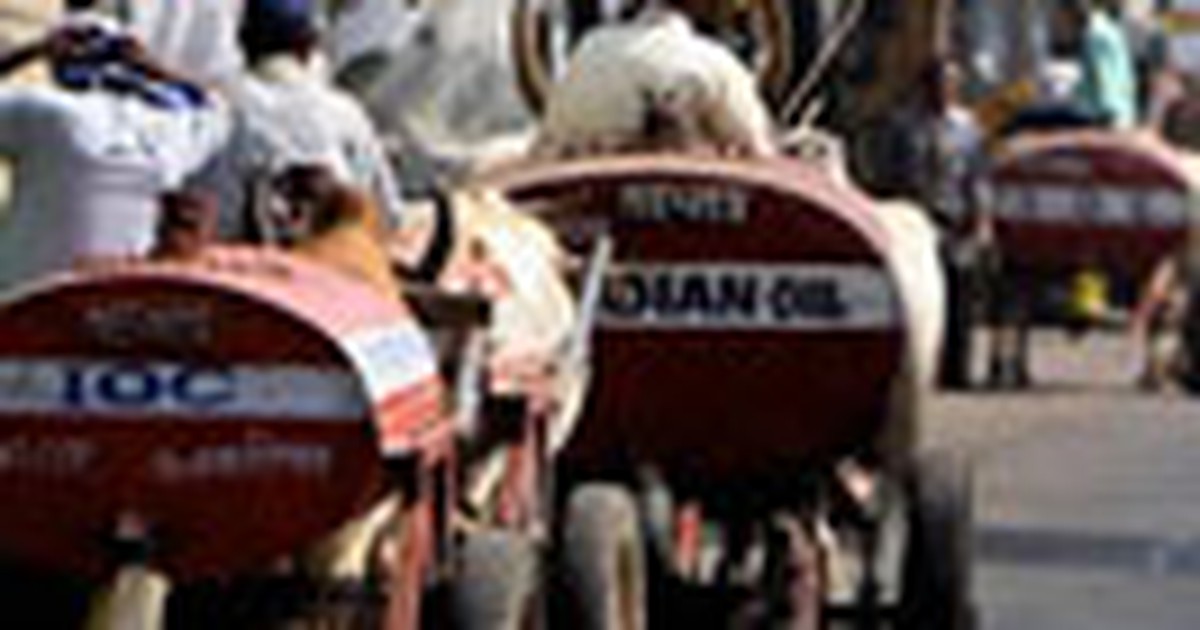 Giá dầu thô mất mốc 92 USD/thùng