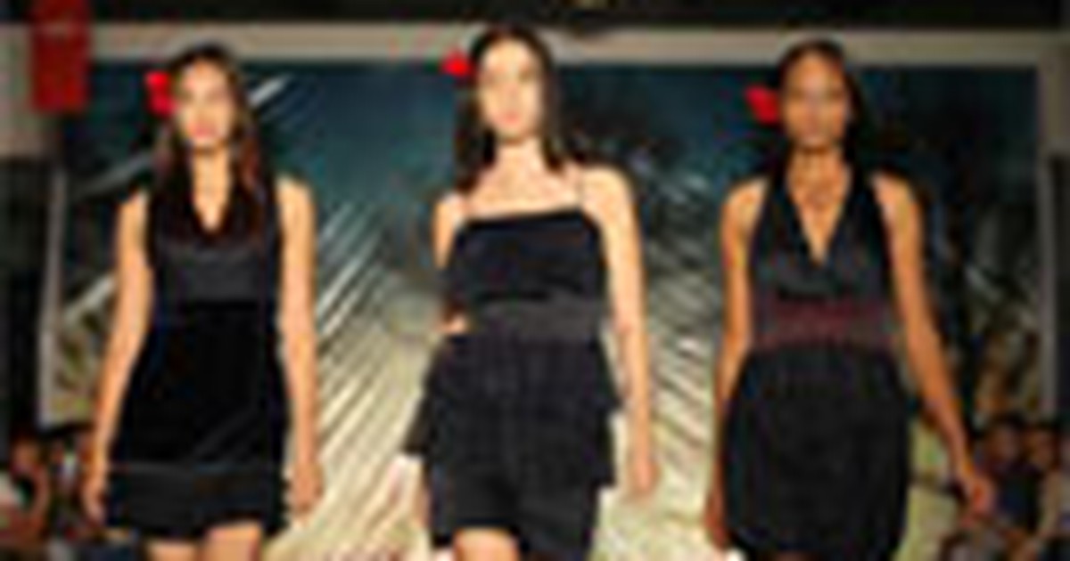 Bóng đen sau những bước "chân dài": Đồng tiền cám dỗ