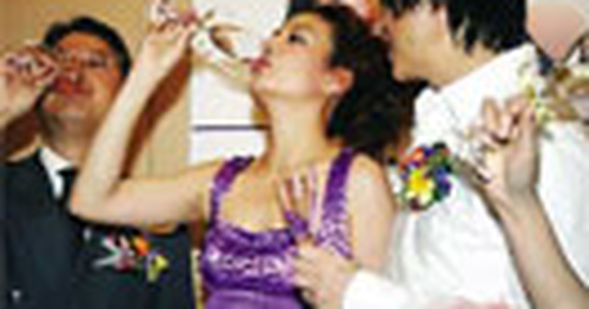 Cát sê ăn tối của sao Hoa ngữ