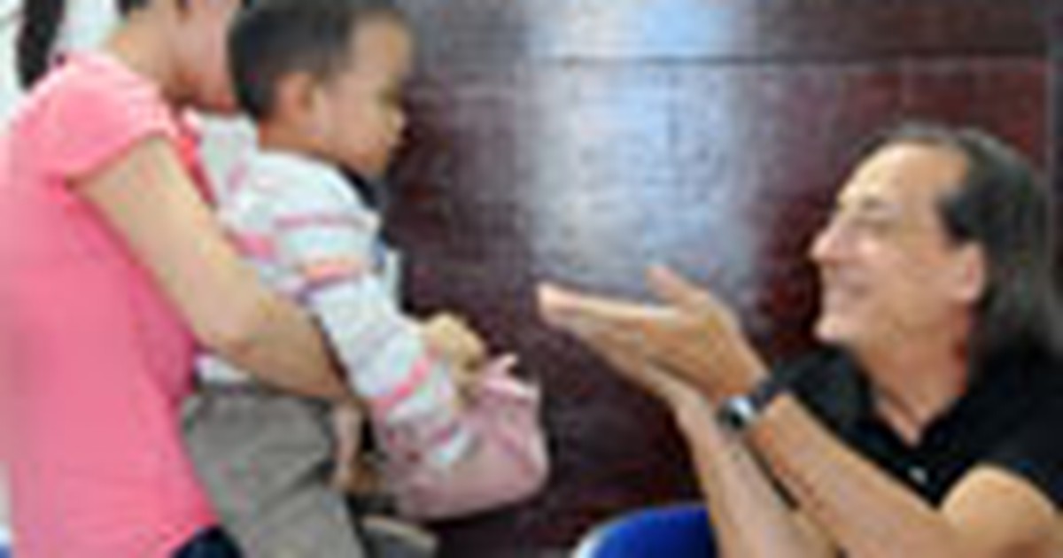 Bác sĩ Roberto De Castro: Đừng đóng cửa cơ hội với bệnh nhân