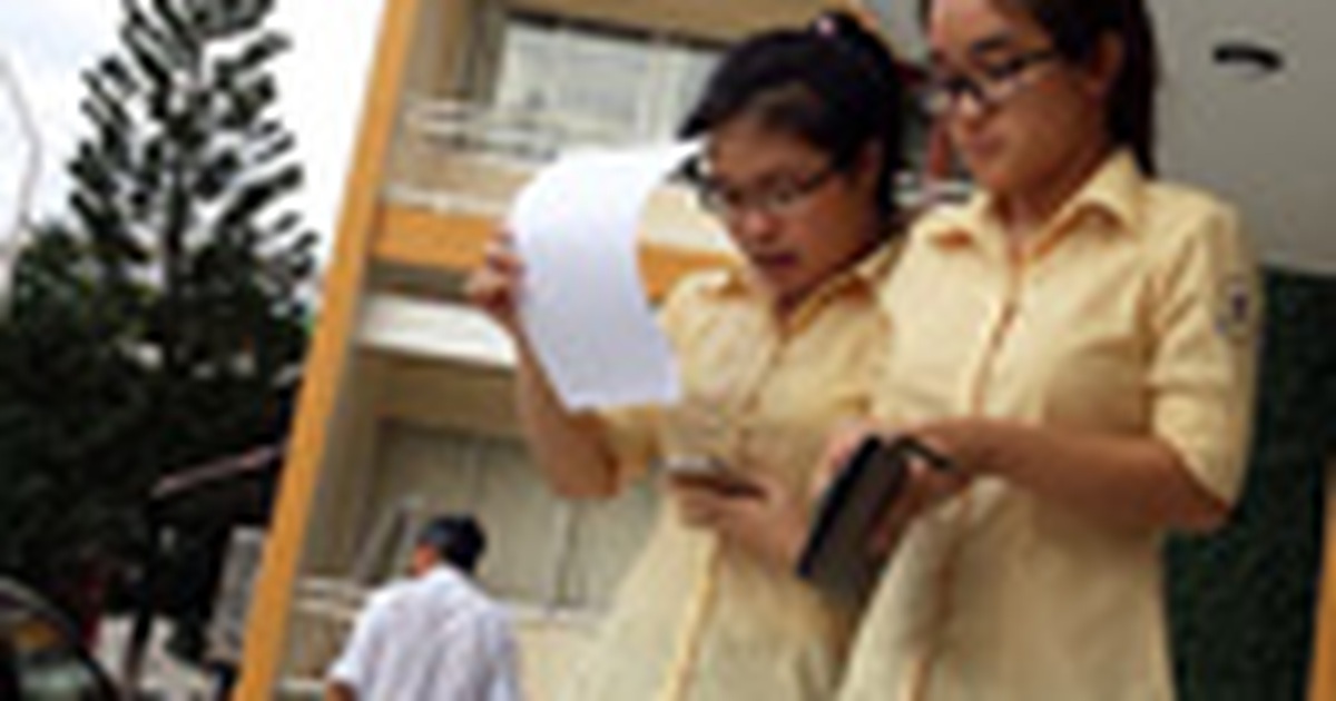 Quy định không bắt buộc sinh viên mặc đồng phục: Trường chấp hành, trường không