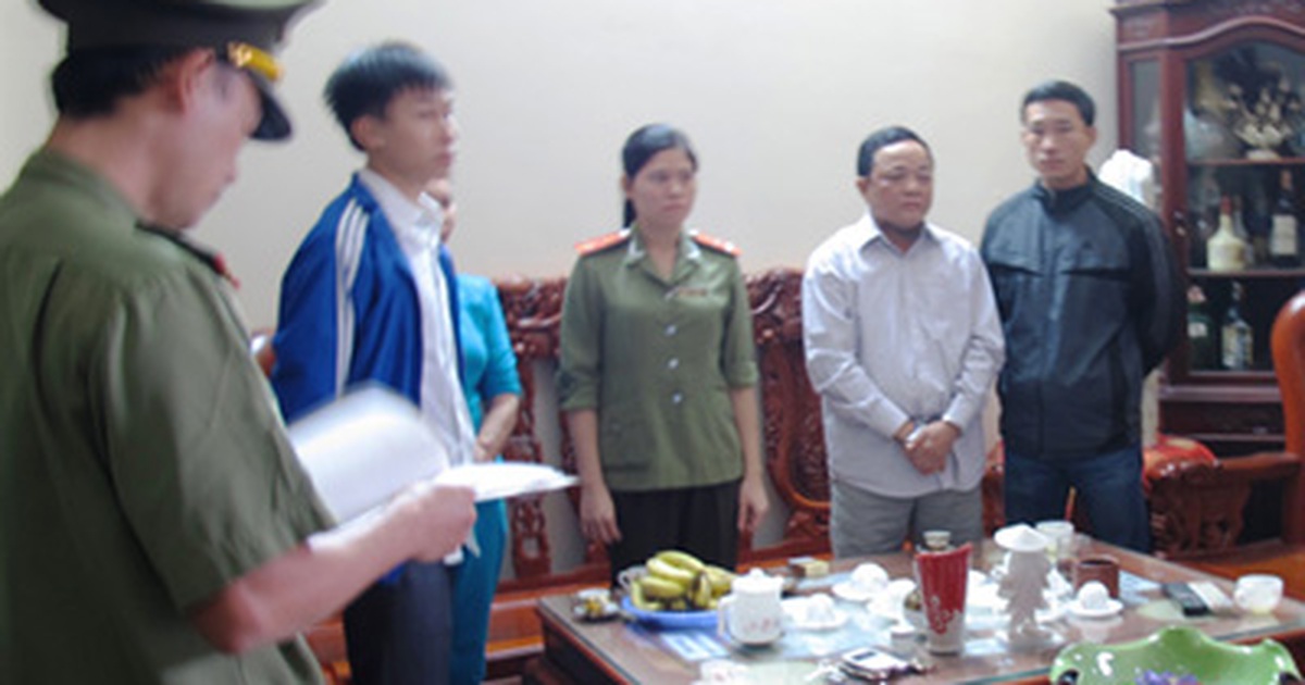 Bắt 'nhà tâm linh' lừa đảo, làm giả mộ liệt sĩ