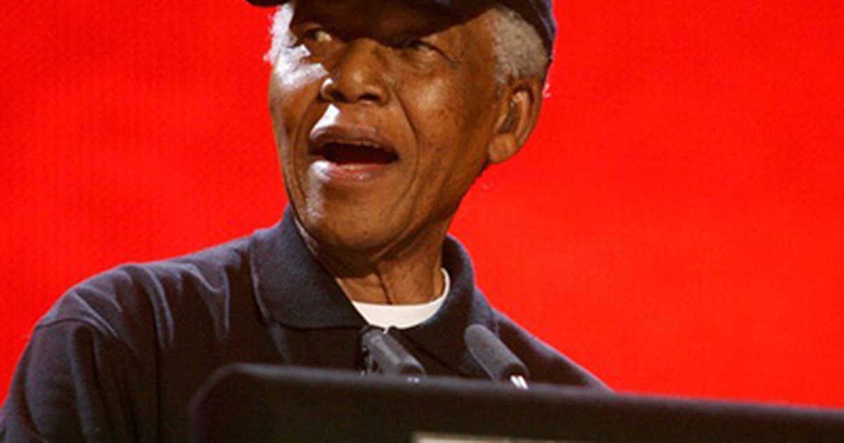 Nelson Mandela, chiến sĩ chống AIDS ở Nam Phi