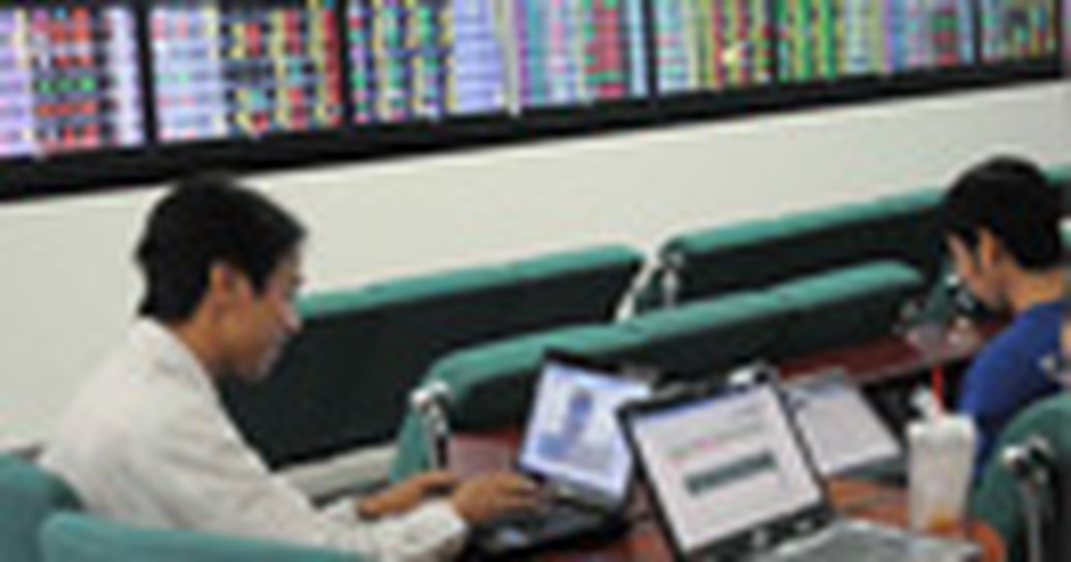 Hơn 3.000 tỉ đồng một phiên chứng khoán