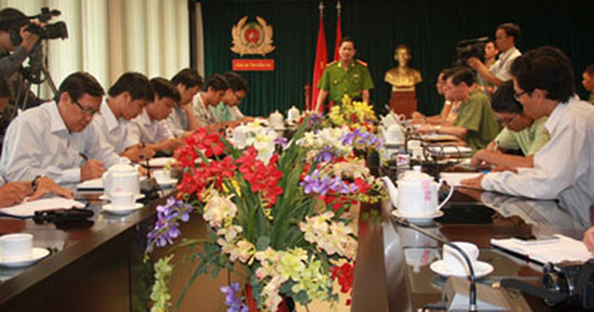 Họp báo vụ nổ súng tại trạm tuần tra CSGT