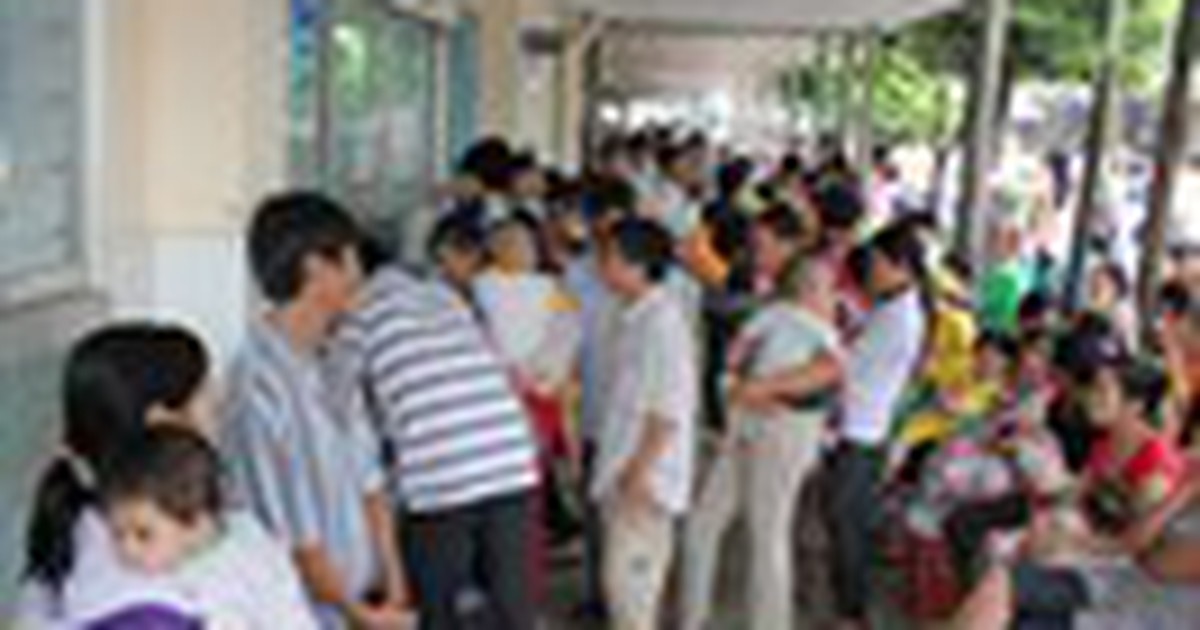 Mưa liên miên, nhiều trẻ nhập viện vì bệnh hô hấp