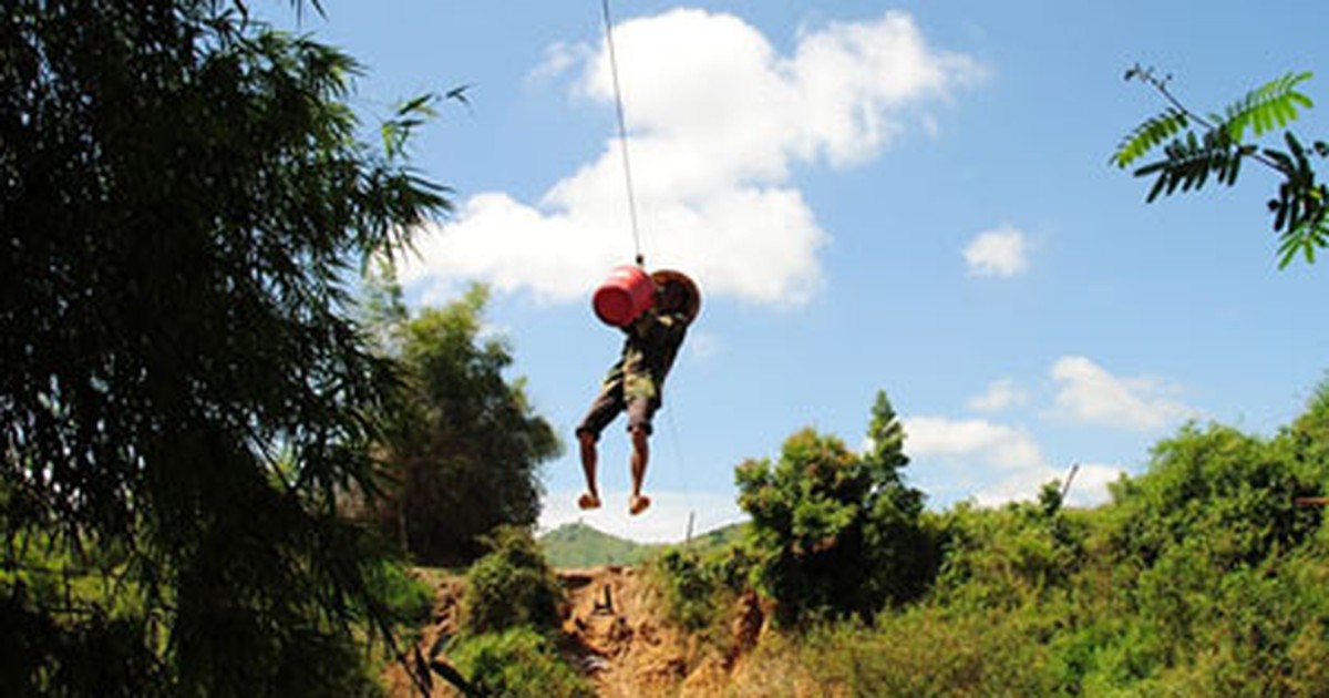 Vượt sông bằng dây cáp treo, một người tử vong