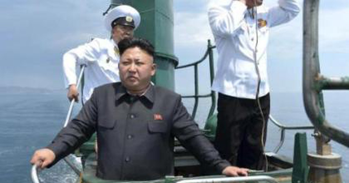 Triều Tiên hạ thủy hạ tàu ngầm mang tên lửa đạn đạo