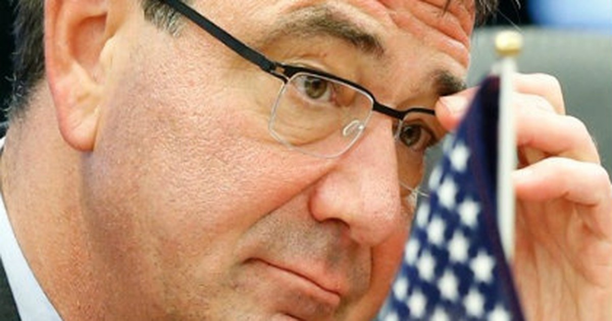 Ashton Carter nhiều khả năng trở thành chủ Lầu Năm Góc
