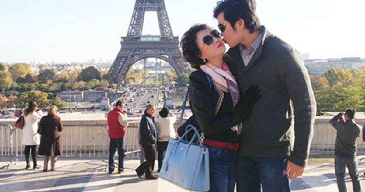 Vũ Hoàng Việt vẫn đắm say bên 'người tình cao tuổi'