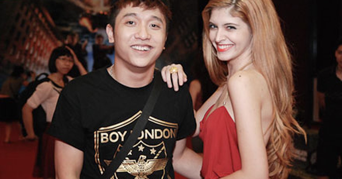 Andrea khoe lưng trần hao gầy bên bạn trai mới Yanbi