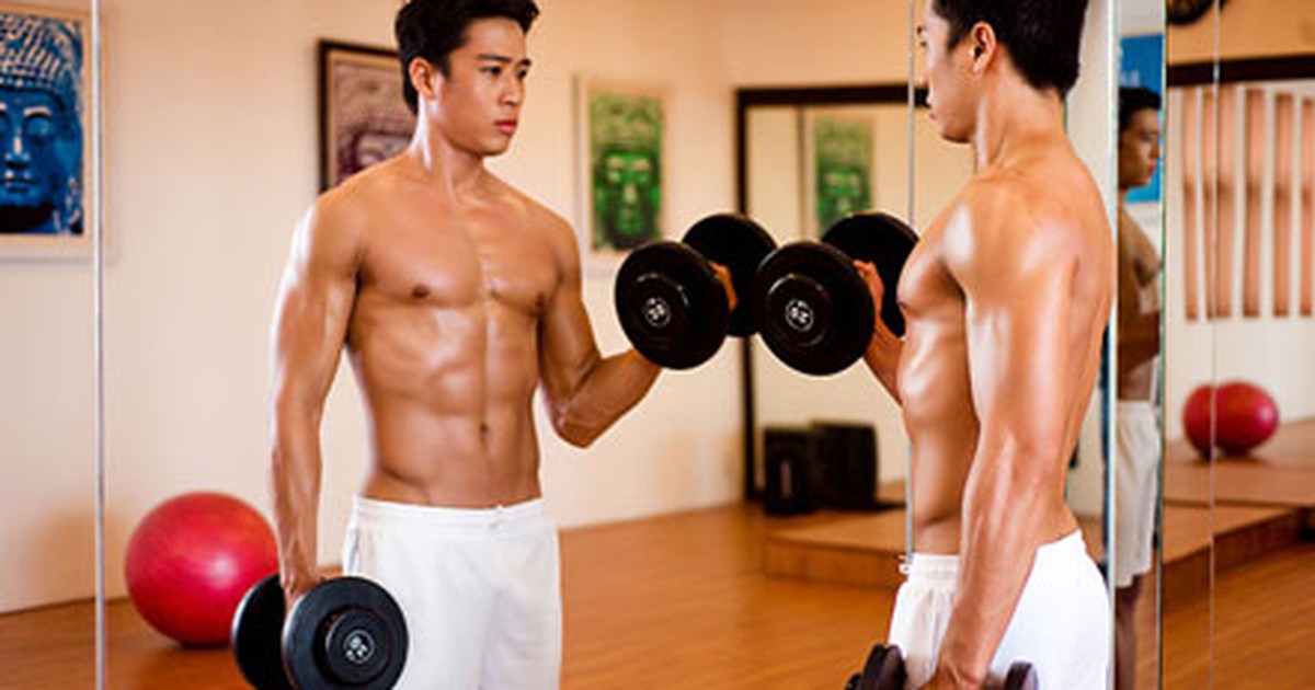 “Hotboy nổi loạn” Nguyễn Linh Sơn khoe body 6 múi