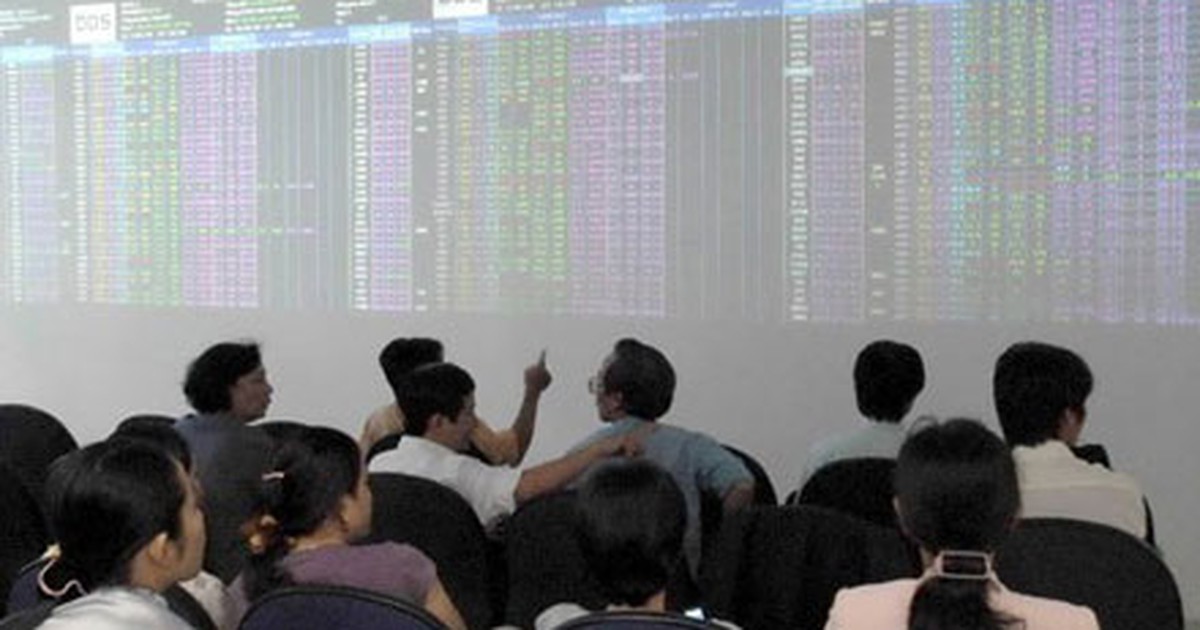 Chứng khoán ngày 17.12: Tiếp tục bán tháo cổ phiếu