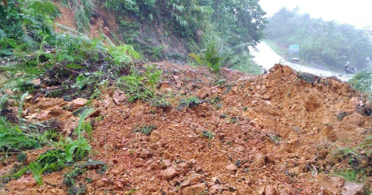 Quảng Ngãi: Nước lũ lên nhanh, gây ngập sâu nhiều thôn, khu dân cư