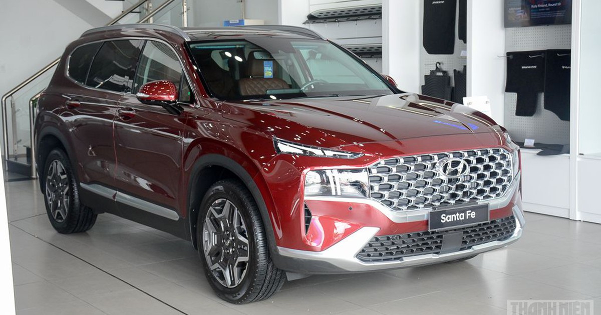 Hết thời ‘bia kèm lạc’, đại lý quay đầu giảm giá sâu cho Hyundai Santa Fe