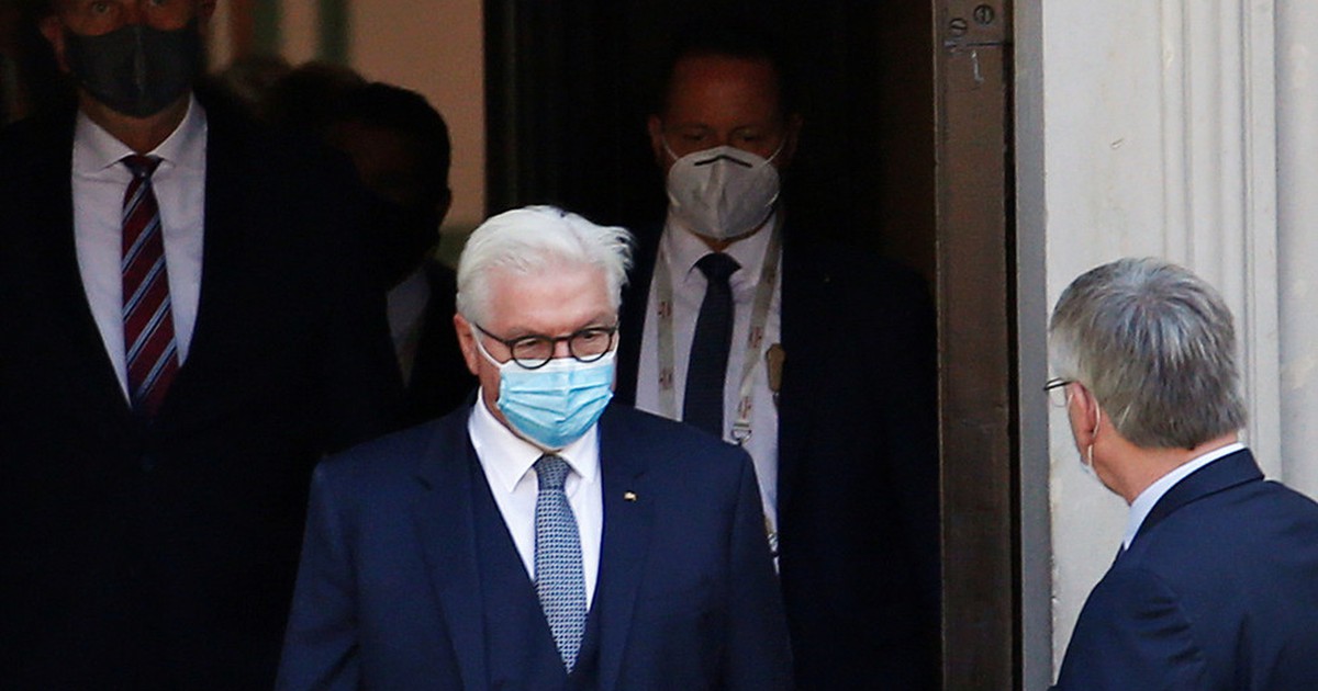 Tổng thống Đức cách ly sau khi cận vệ nhiễm Covid-19