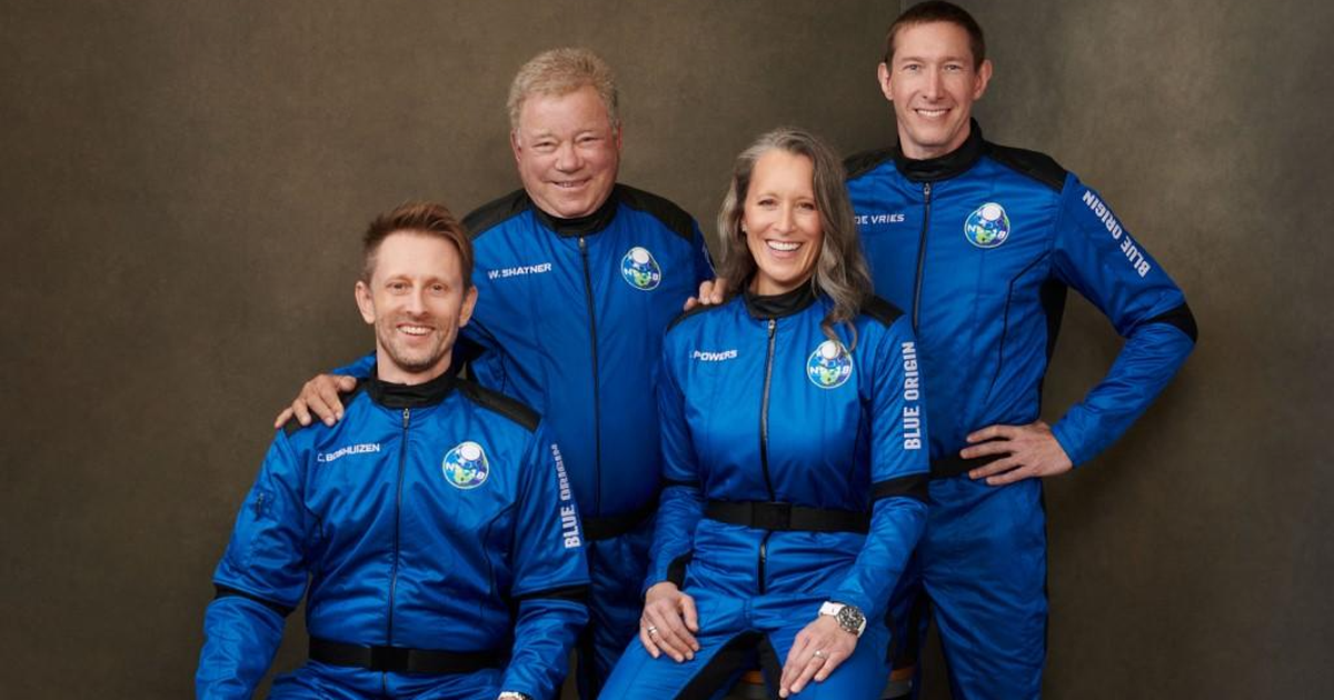 Diễn viên Star Trek sắp bay vào không gian trên phi thuyền của tỉ phú Bezos