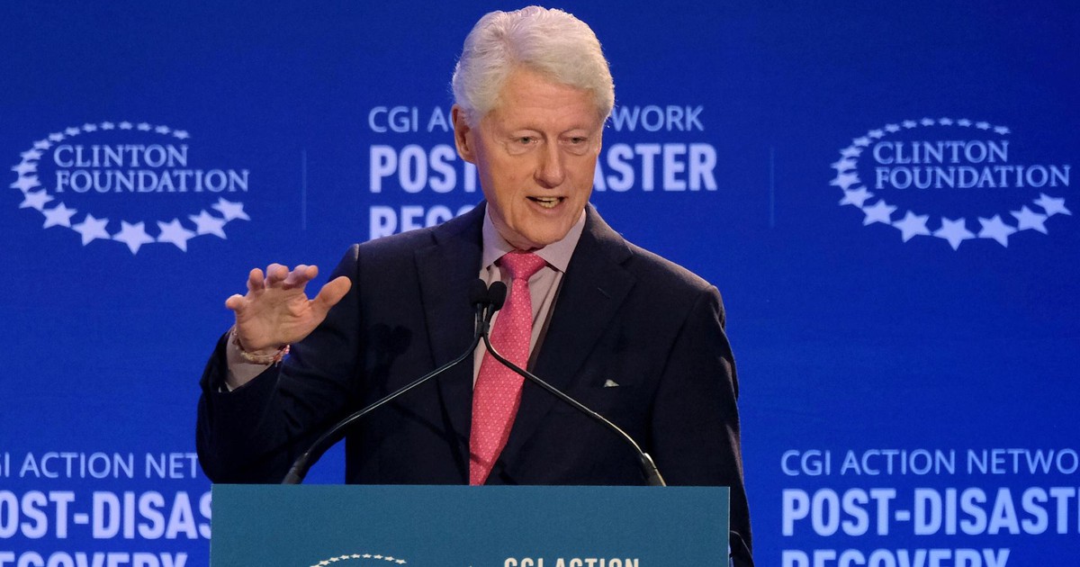 Cựu Tổng thống Bill Clinton nhập viện, nghi nhiễm trùng máu