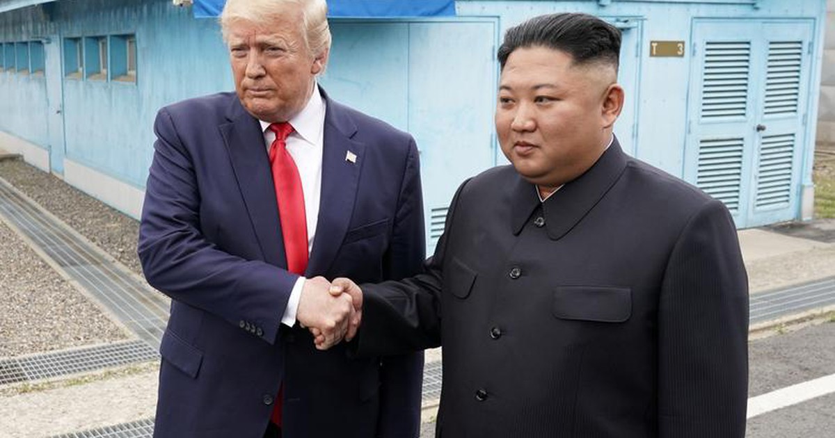 Ông Trump chia sẻ thư mật với ông Kim Jong-un cho nhà báo?