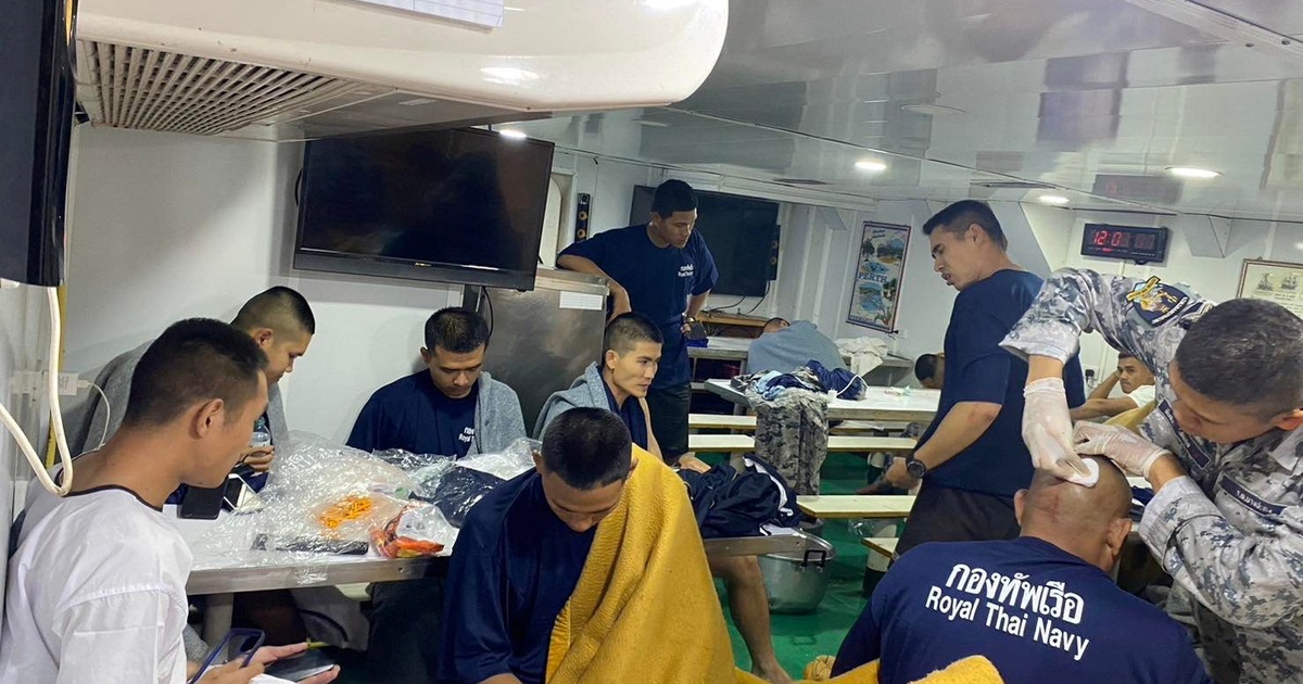 Lính thủy Thái Lan kể chuyện sống sót sau 3 giờ bơi trên biển do tàu chìm