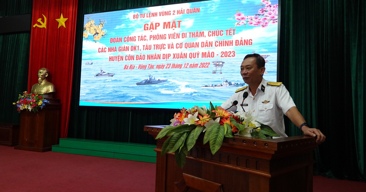 Bộ Tư lệnh Vùng 2 Hải quân tổ chức thăm Nhà giàn DK1, Côn Đảo