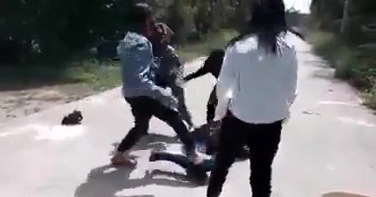 Nữ sinh bị đánh hội đồng đến nhập viện: Đánh bạn, coi chừng mang tội giết người