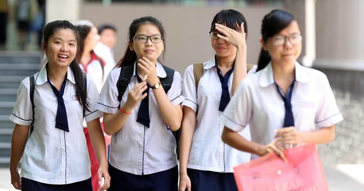 Tại sao phải cấm học sinh 'nói xấu' giáo viên?