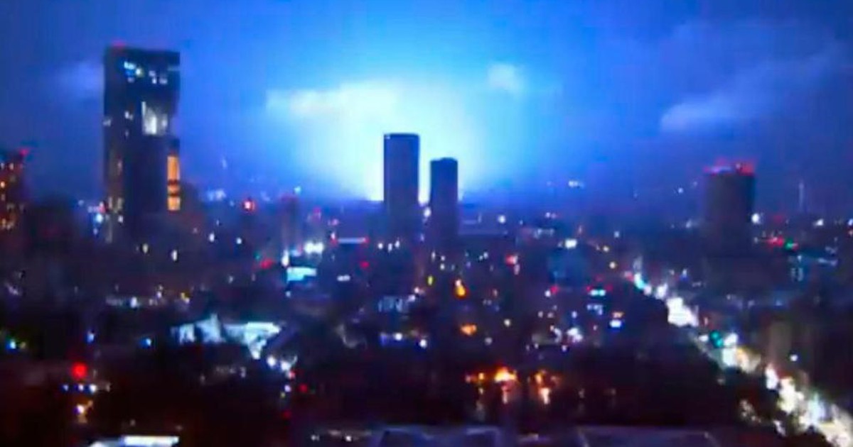 Ánh sáng xanh bí ẩn xuất hiện trong động đất khiến người Mexico sợ tận thế