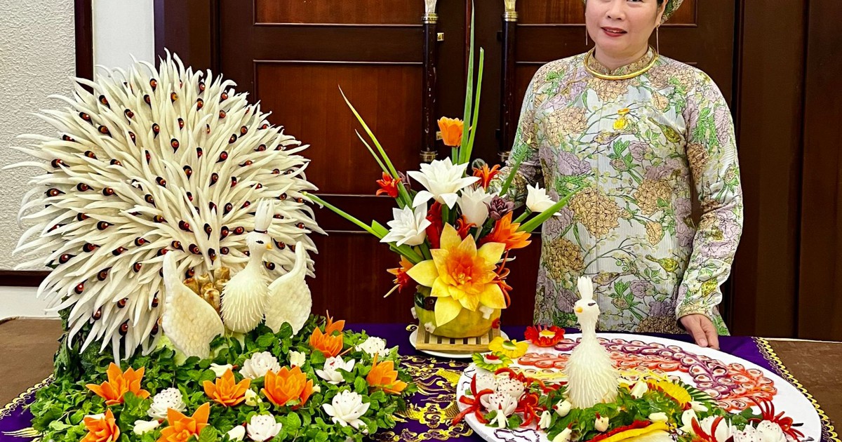 Vì sao ‘nem công chả phụng’ không thể thiếu trong mâm cỗ tết nhiều gia đình Huế?