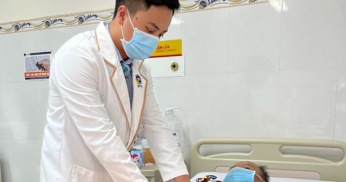 Điều trị thành công khối u gan lớn không cần phẫu thuật cho cụ ông 85 tuổi