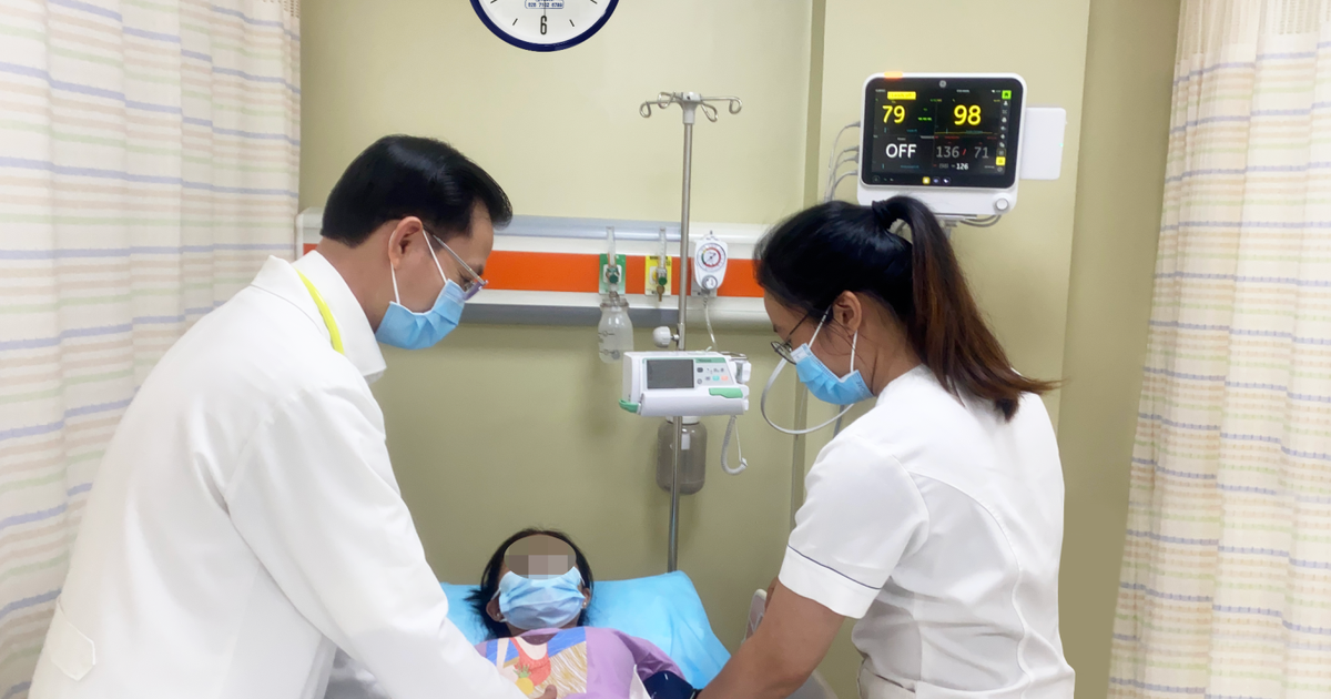 Sau khi uống rượu mật ong, người phụ nữ bị sốc phản vệ, nguy kịch