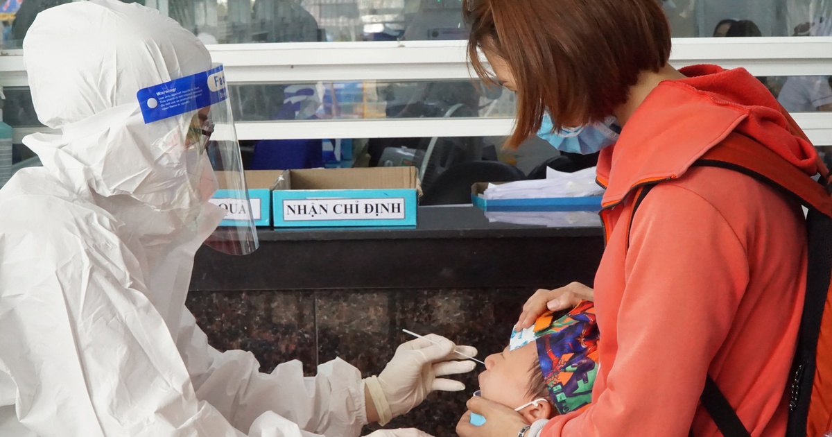 TP.HCM: Trẻ mắc Covid-19 nhập viện có xu hướng tăng, bác sĩ khuyến cáo tăng cường 5K