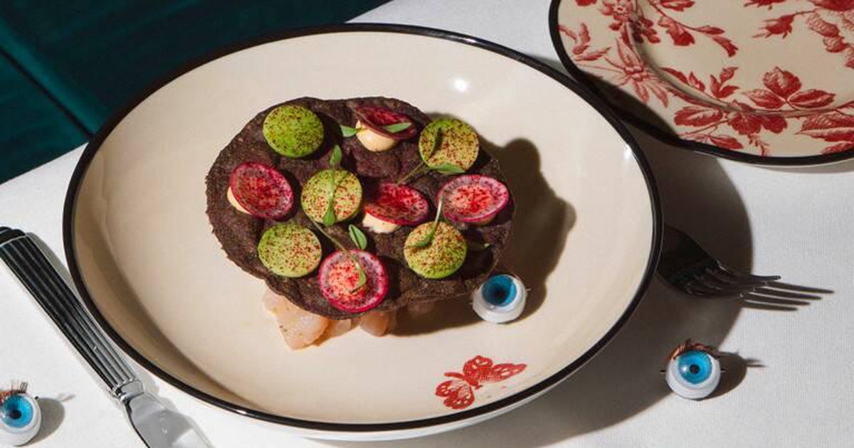 Quán cà phê của ông lớn thời trang Dior, Gucci, Louis Vuitton có gì bên trong?