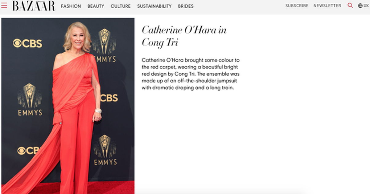 Catherine O’Hara diện thiết kế Công Trí lọt top 10 ngôi sao mặc đẹp nhất