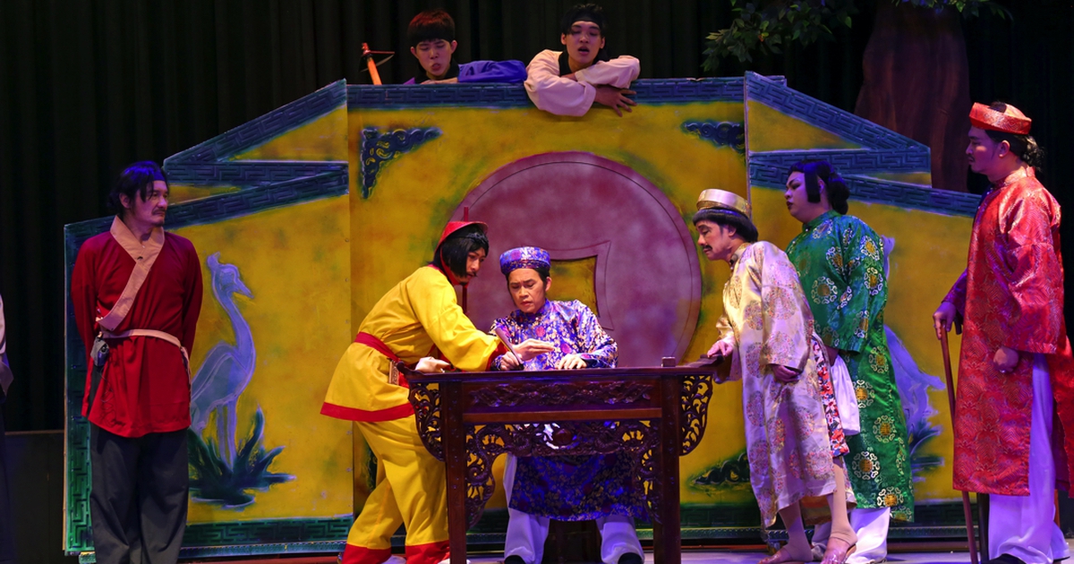 Hoài Linh, Minh Nhí nổi bật với vai diễn mới trong vở ‘Đụng vô là phỏng tay’