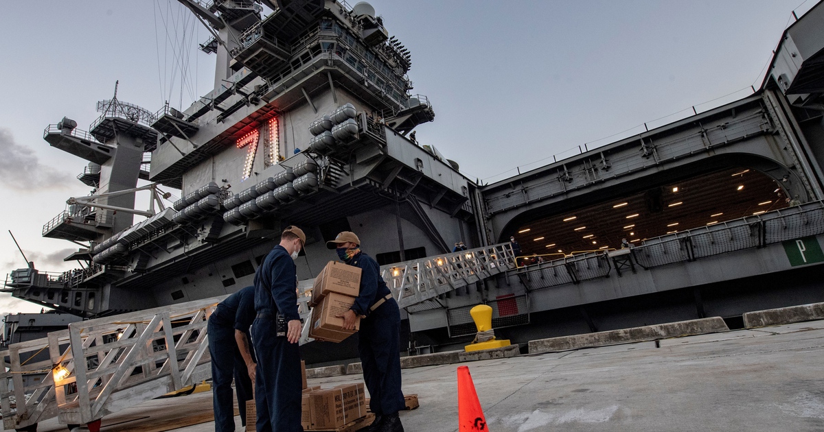 Dịch Covid-19 trên tàu sân bay Mỹ Theodore Roosevelt có nguồn gốc từ phi hành đoàn?