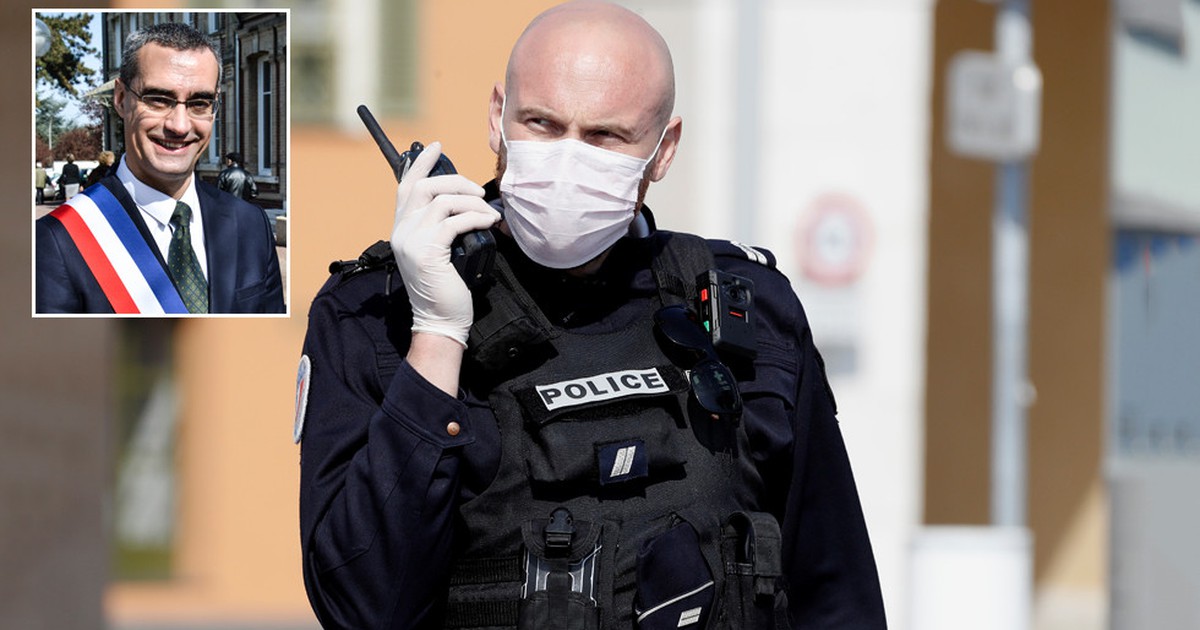 Bị người dân chĩa súng, Thị trưởng Pháp bỏ chạy khỏi nhà trong tình trạng khỏa thân