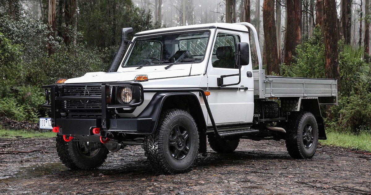 'Vua địa hình' Mercedes-Benz G300 CDI vào vai xe bán tải