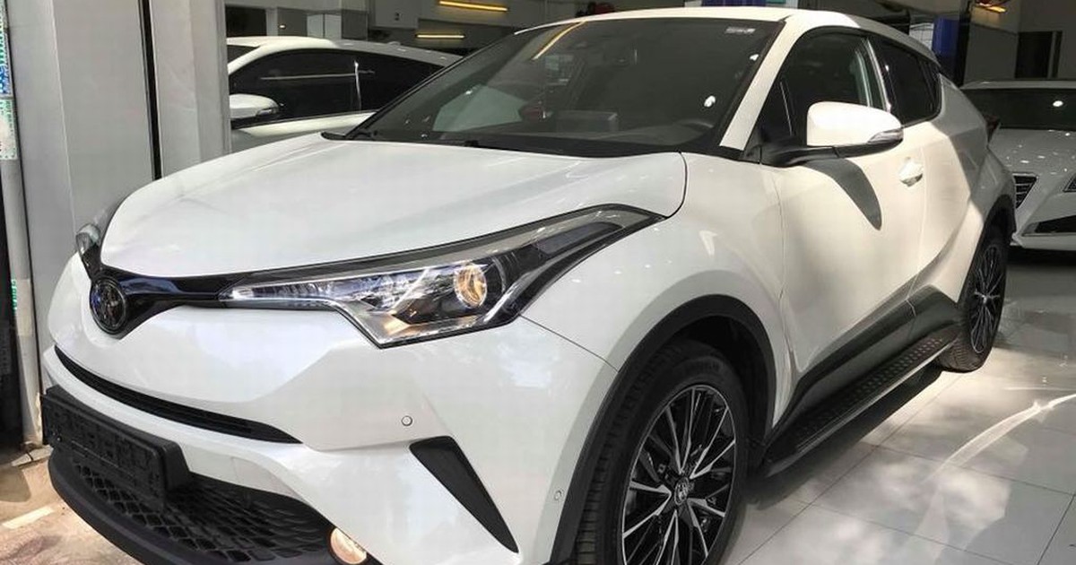 Toyota C-HR có giá ngang Mercedes GLC250 tại Việt Nam