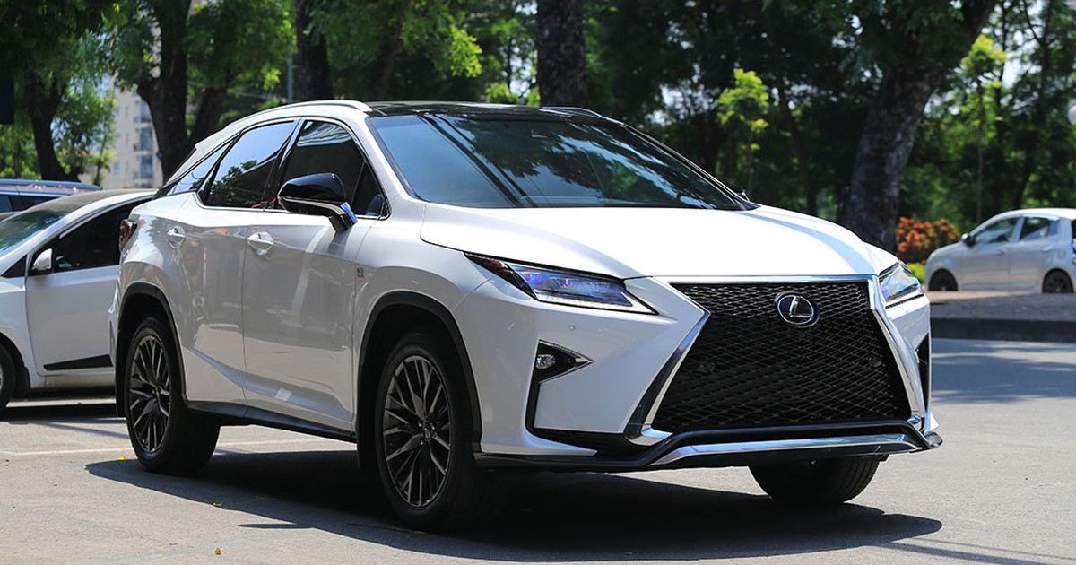 'Hàng hiếm' Lexus RX350 F-Sport giá gần 5 tỉ đồng tại Việt Nam