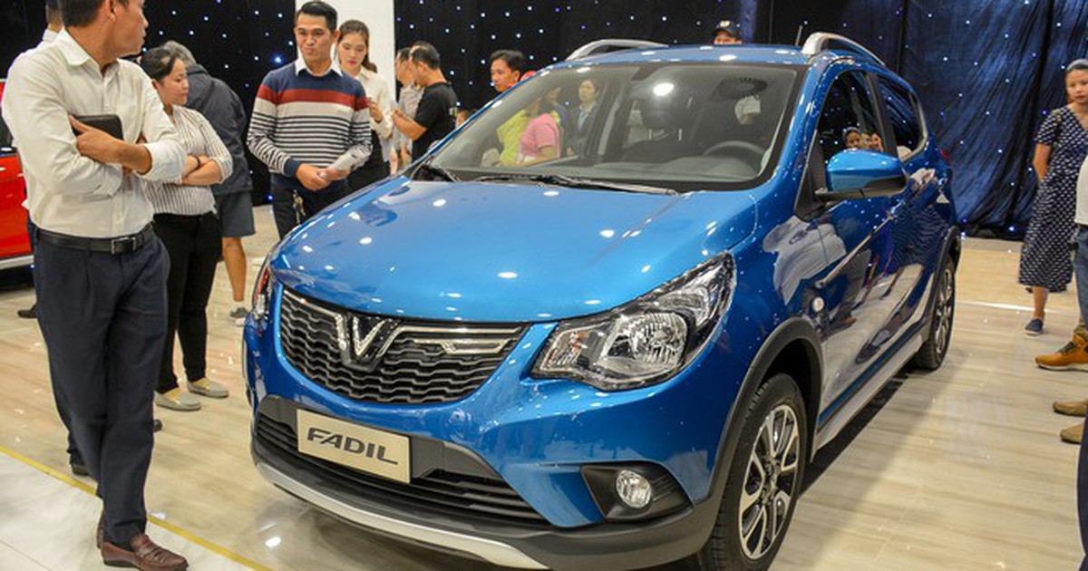 Người Việt tranh nhau mua ô tô cuối năm 'chạy' phí trước bạ