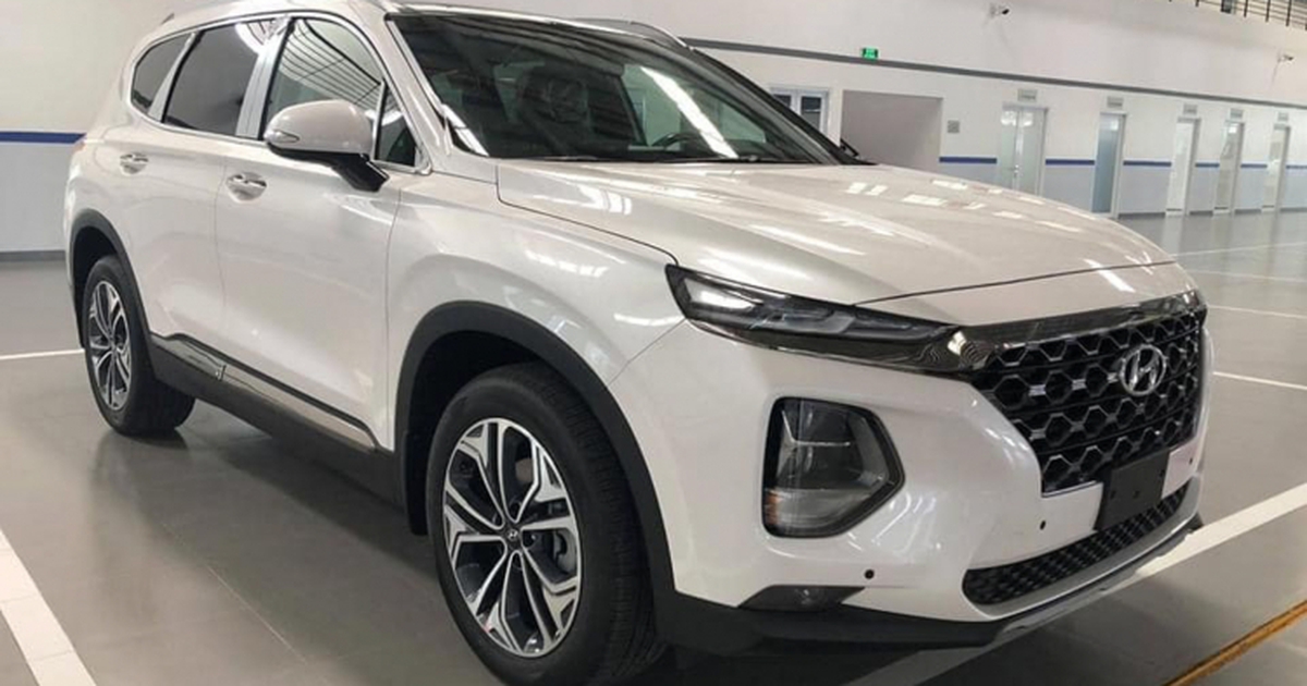 Hyundai SantaFe giảm giá mạnh hơn, dọn đường đón bản mới