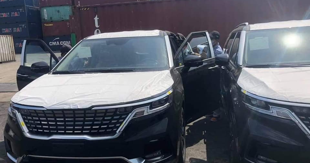 Thêm lô xe KIA Carnival 2021 về Việt Nam