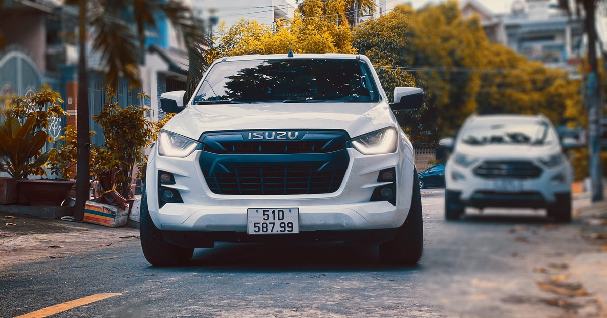 Isuzu D-Max 2021 đầu tiên tại Việt Nam thay đổi phong cách lạ mắt