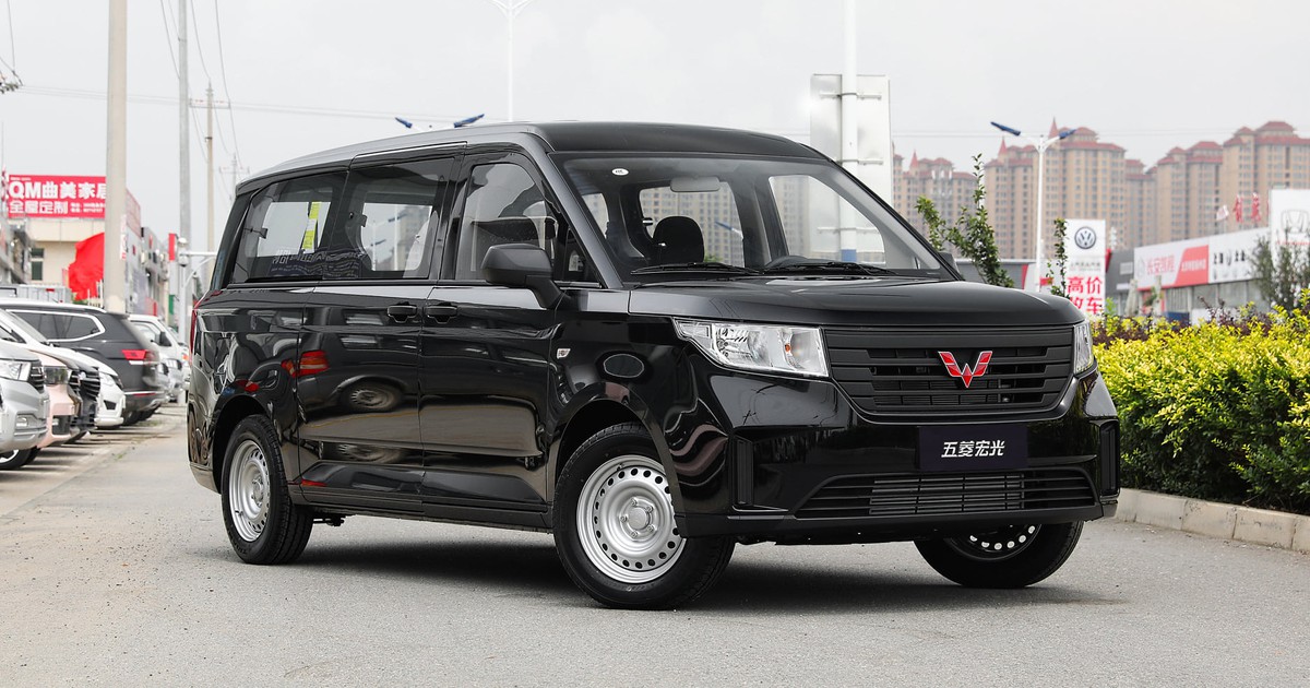 Cận cảnh sự 'đơn sơ' của Wulling Zhengcheng, MPV giá siêu rẻ