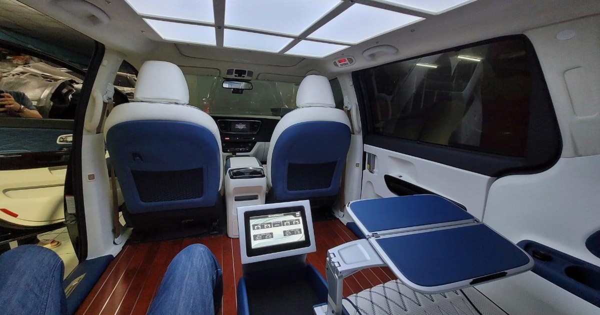 KIA Sedona nâng cấp nội thất trông như xe sang
