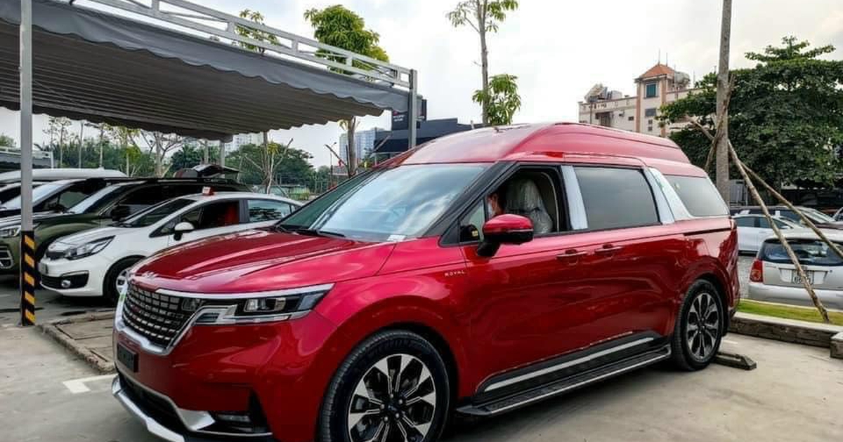 'Soi' nội thất KIA Carnival 2022 bản Royal giá 2,5 tỉ đồng tại Việt Nam