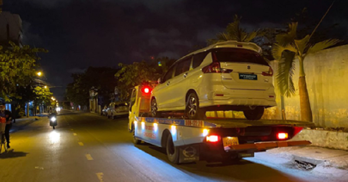 Suzuki Ertiga Hybrid 2022 xuất hiện trên đường phố Việt Nam